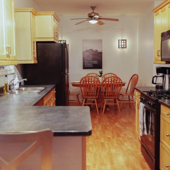 ベルビルLarge Upstairs Flat In Downtown Century Buildingアパートメント エクステリア 写真