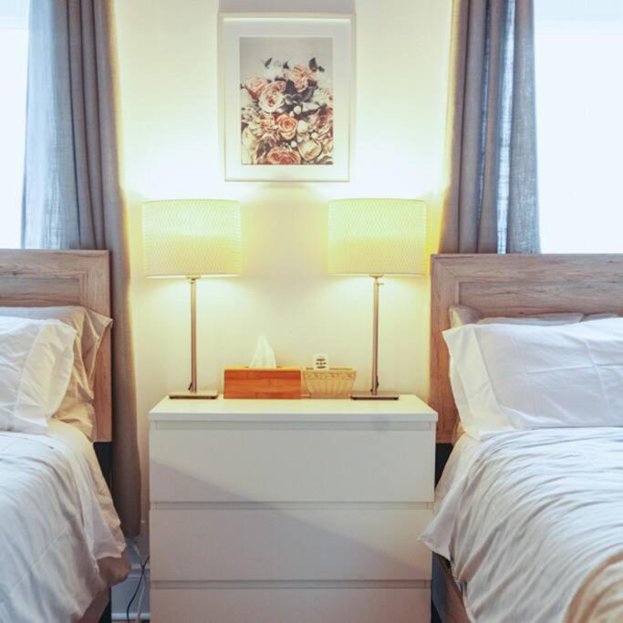 ベルビルLarge Upstairs Flat In Downtown Century Buildingアパートメント エクステリア 写真
