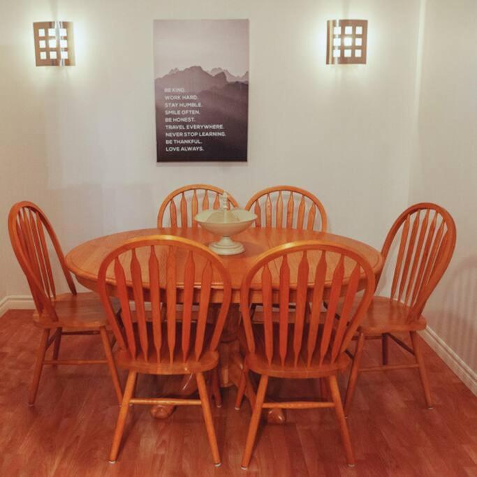 ベルビルLarge Upstairs Flat In Downtown Century Buildingアパートメント エクステリア 写真