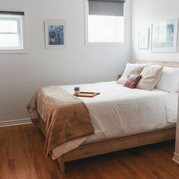 ベルビルLarge Upstairs Flat In Downtown Century Buildingアパートメント エクステリア 写真