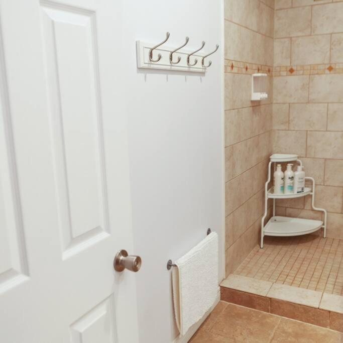 ベルビルLarge Upstairs Flat In Downtown Century Buildingアパートメント エクステリア 写真
