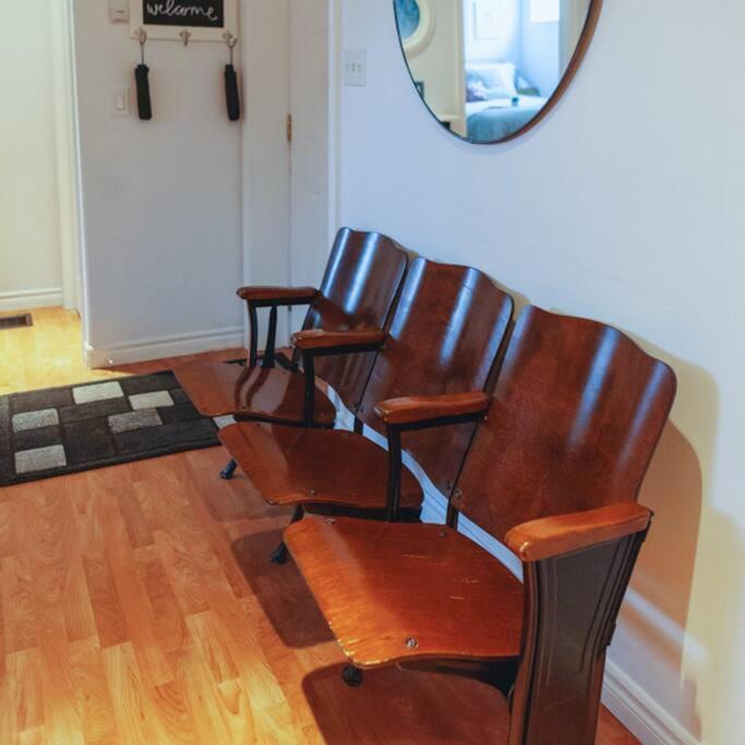 ベルビルLarge Upstairs Flat In Downtown Century Buildingアパートメント エクステリア 写真