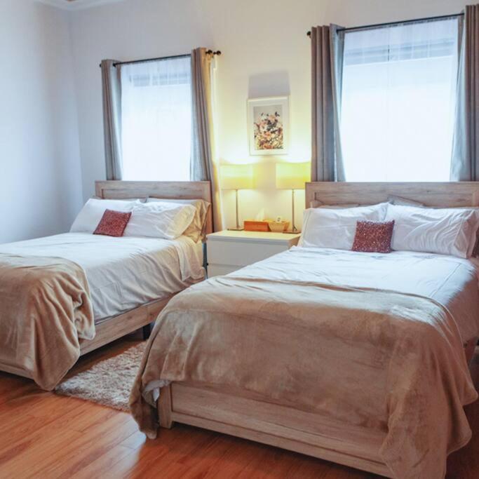ベルビルLarge Upstairs Flat In Downtown Century Buildingアパートメント エクステリア 写真