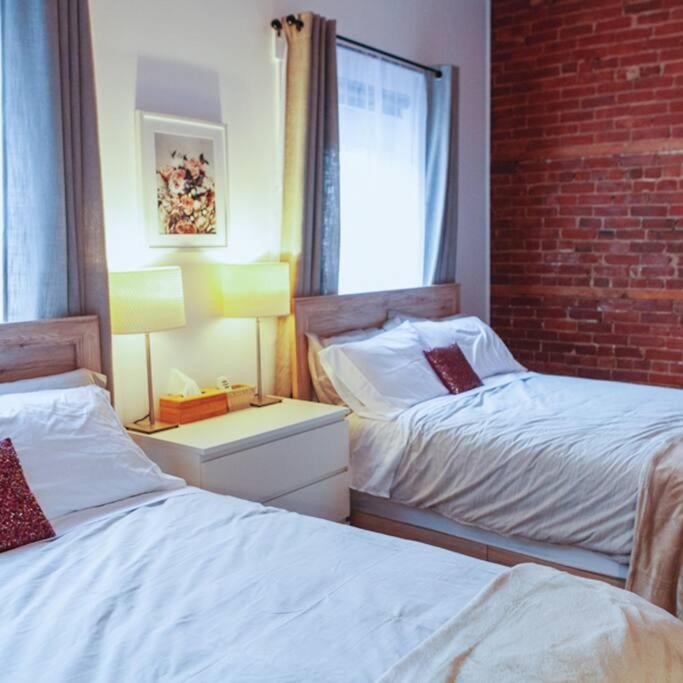 ベルビルLarge Upstairs Flat In Downtown Century Buildingアパートメント エクステリア 写真