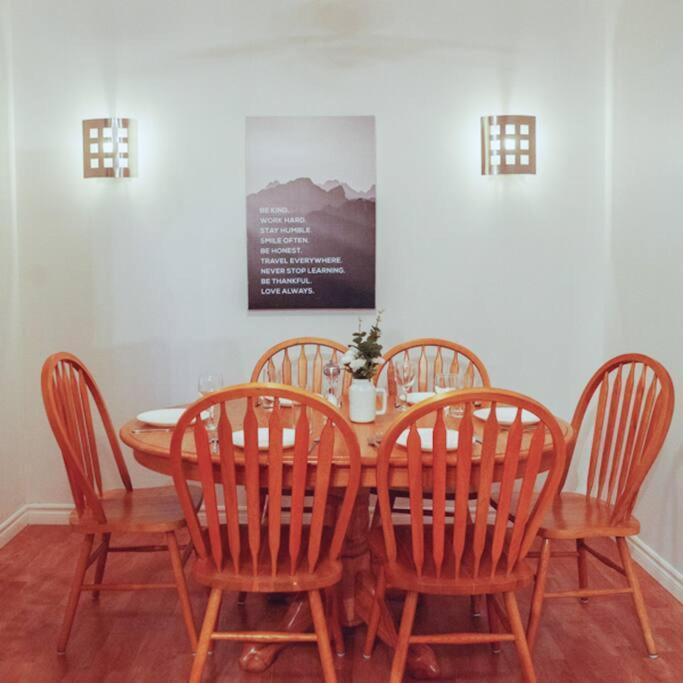 ベルビルLarge Upstairs Flat In Downtown Century Buildingアパートメント エクステリア 写真
